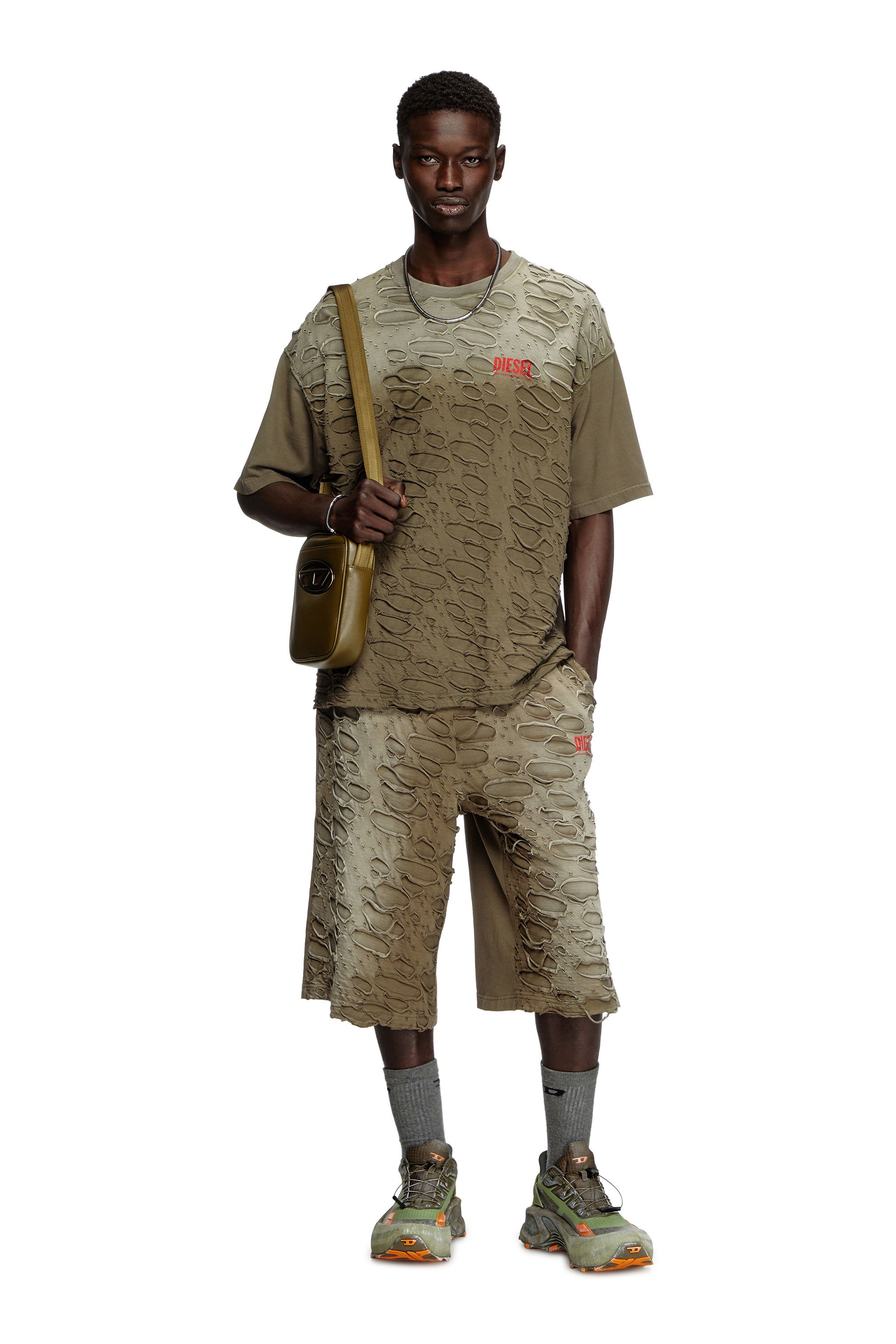 Diesel - T-BOXT-R29, Male's T-shirt with hole detail in ミリタリーグリーン - 3